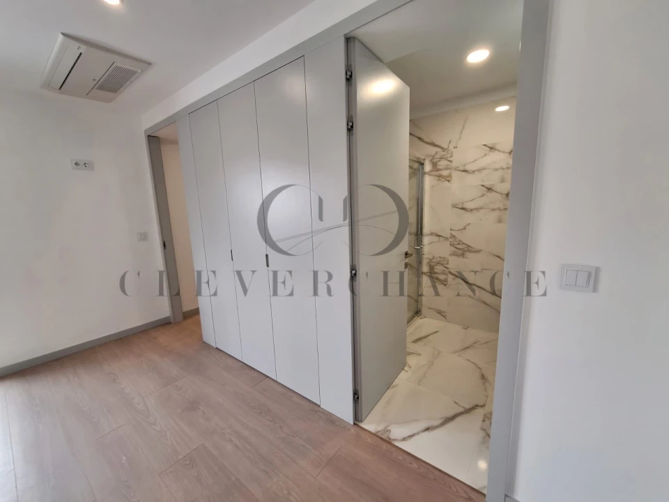 Apartamento T4 para Venda em Cedofeita, Santo Ildefonso, Sé, Miragaia, São Nicolau e Vitória Foto 6
