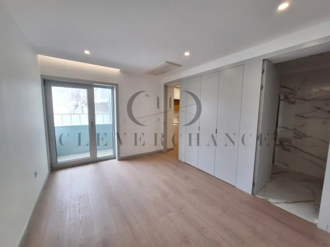 Apartamento T4 para Venda em Cedofeita, Santo Ildefonso, Sé, Miragaia, São Nicolau e Vitória Foto 5