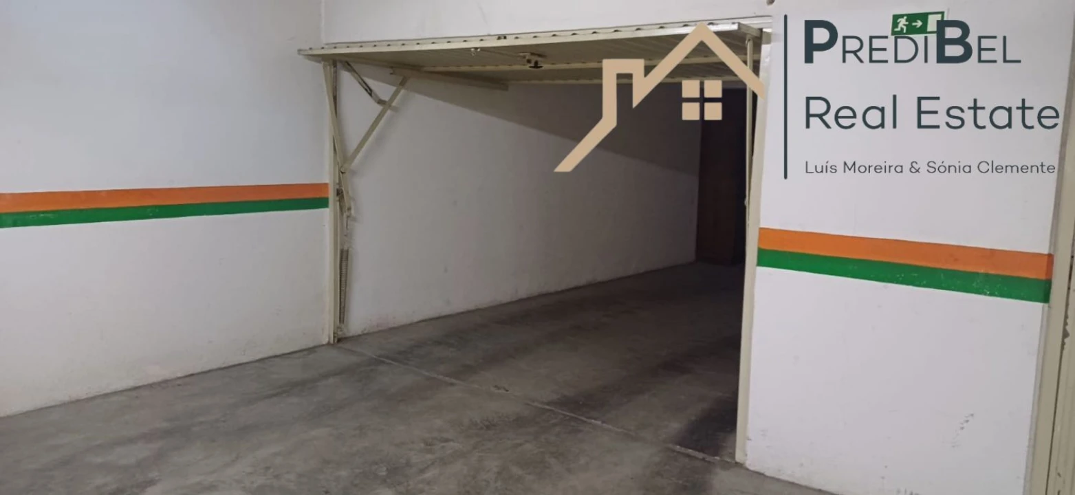 Garagem para Arrendamento em Algueirão-Mem Martins Foto 2