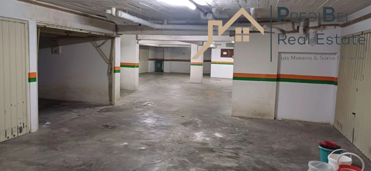 Garagem para Arrendamento em Algueirão-Mem Martins Foto 1