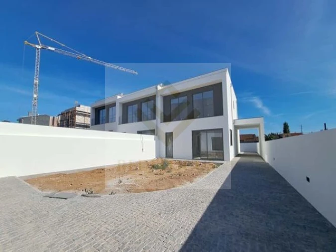 Moradia T3 para Venda em Santa Maria de Lamas Foto 24