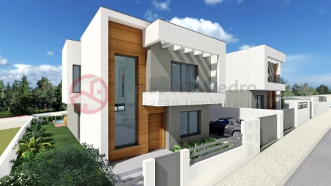 Moradia T4 para Venda em Charneca de Caparica e Sobreda