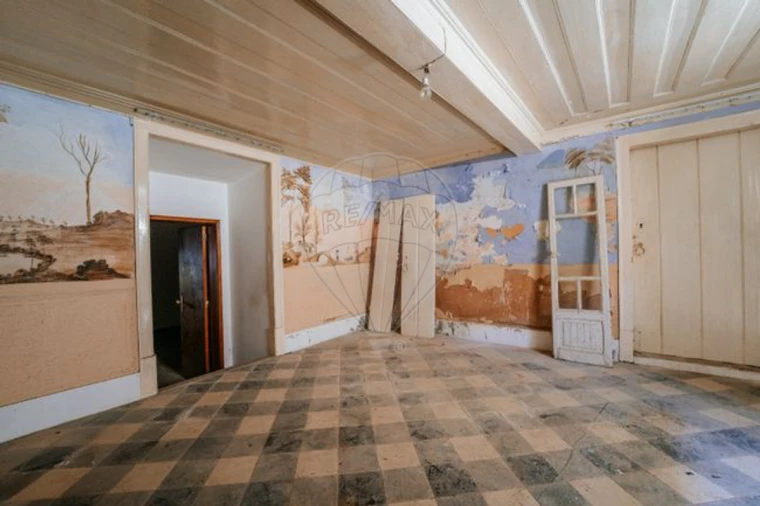 Moradia T4 para Venda em Dois Portos e Runa Foto 3