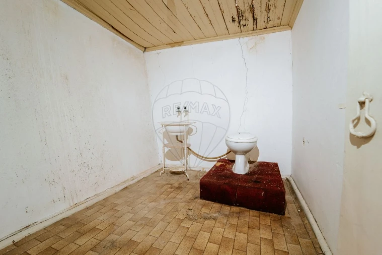 Moradia T4 para Venda em Dois Portos e Runa Foto 14