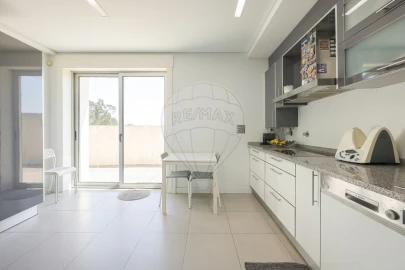 Moradia T4 para Venda em Requeixo, Nossa Senhora de Fátima e Nariz