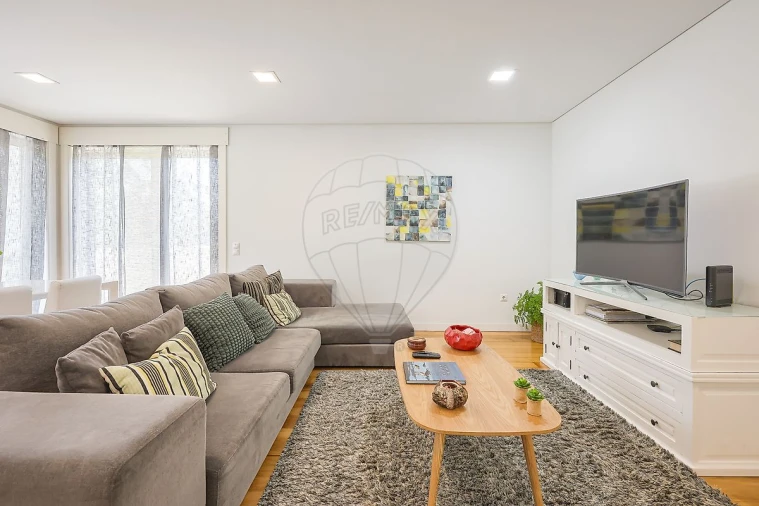 Moradia T4 para Venda em Requeixo, Nossa Senhora de Fátima e Nariz Foto 9
