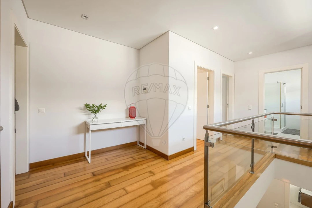 Moradia T4 para Venda em Requeixo, Nossa Senhora de Fátima e Nariz Foto 2