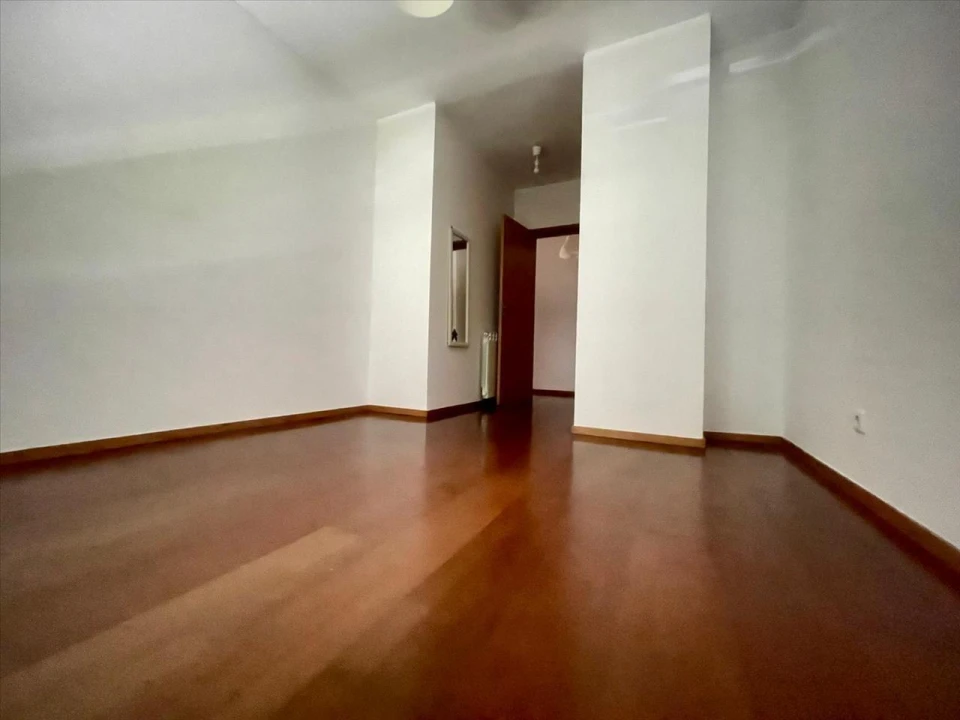 Apartamento T3 para Venda em Oliveira do Douro Foto 11