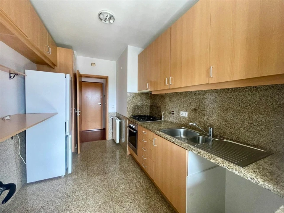 Apartamento T3 para Venda em Oliveira do Douro Foto 5