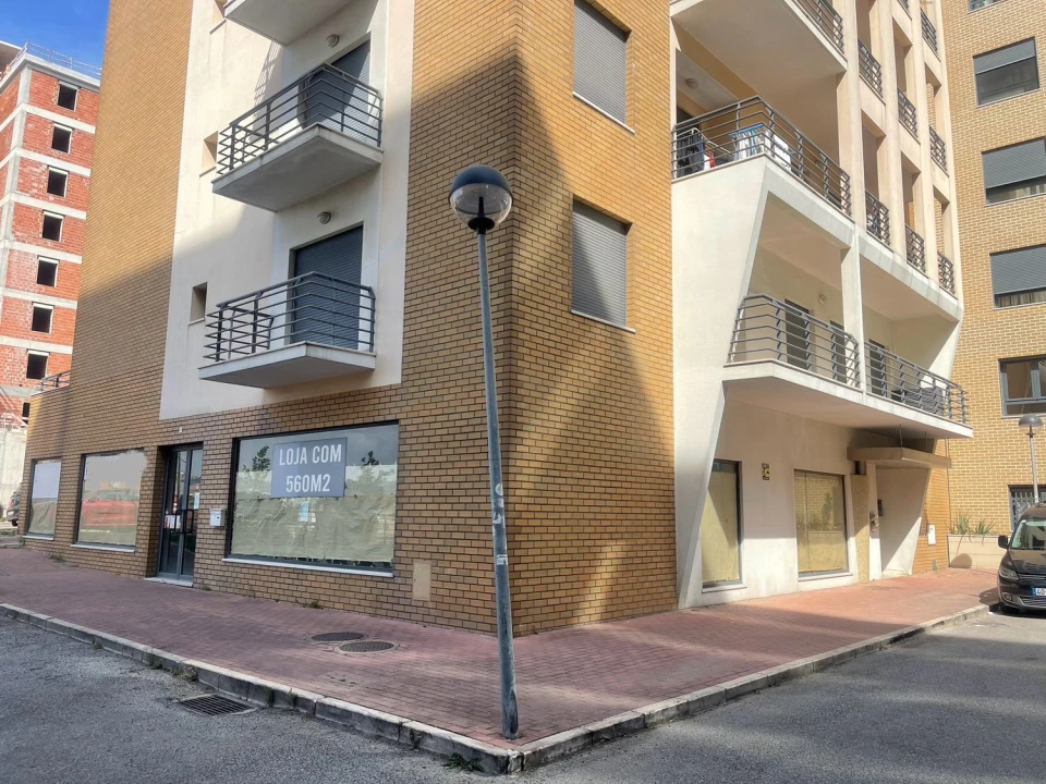 Negócio para Venda em Odivelas Foto 1