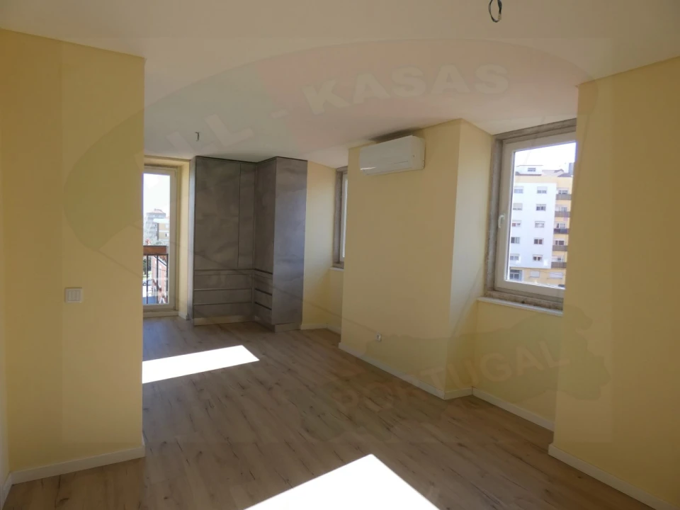Apartamento T2 para Venda em Massamá e Monte Abraão Foto 3