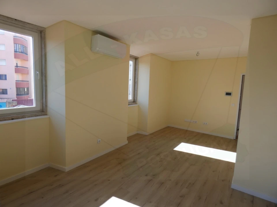 Apartamento T2 para Venda em Massamá e Monte Abraão Foto 4