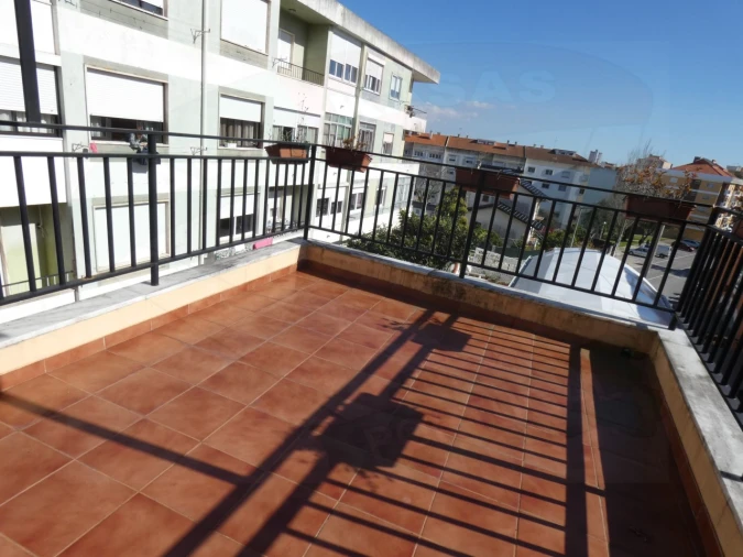 Apartamento T2 para Venda em Massamá e Monte Abraão Foto 15