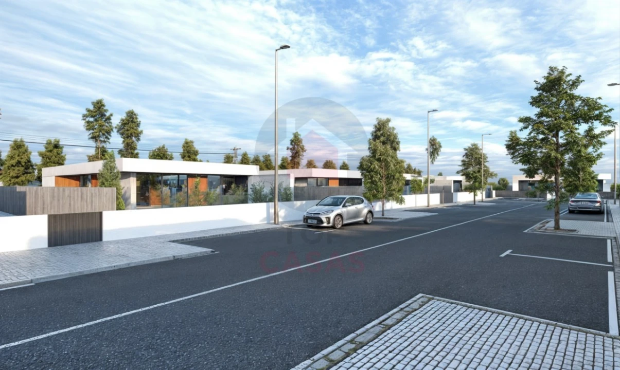 Moradia T4 para Venda em Santa Maria, São Pedro e Sobral da Lagoa Foto 1