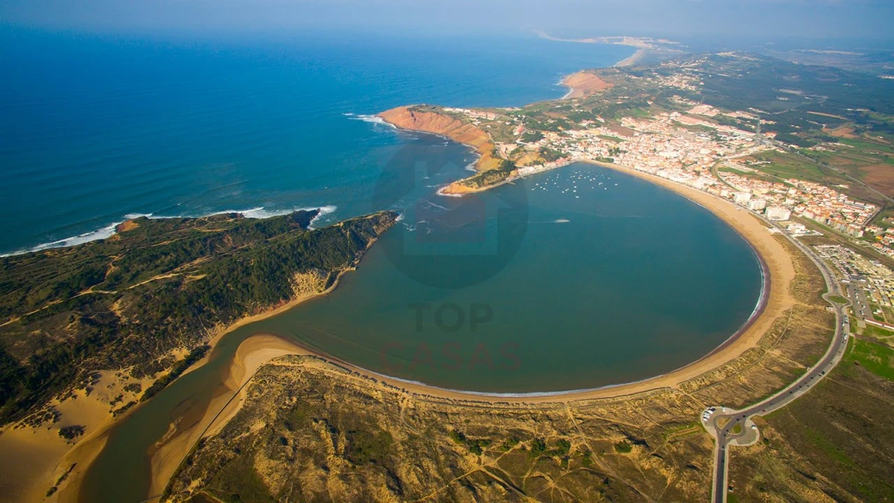 Moradia T4 para Venda em Santa Maria, São Pedro e Sobral da Lagoa Foto 14