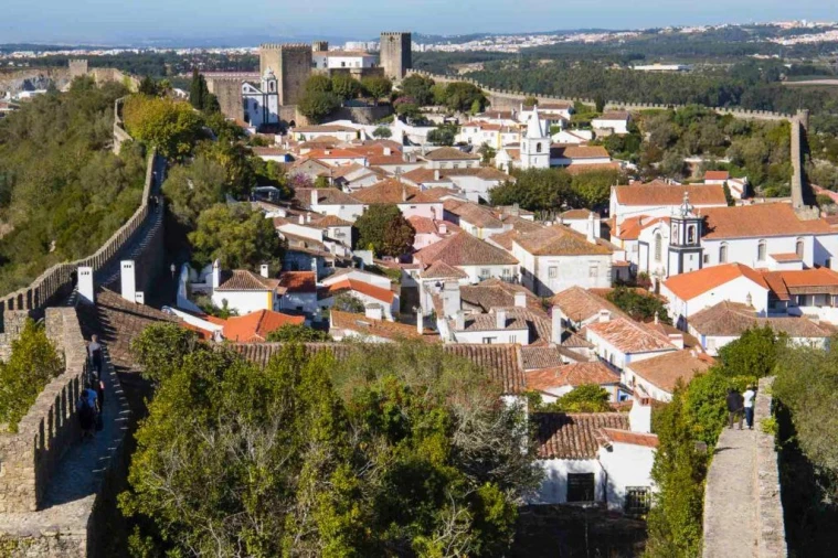 Moradia T4 para Venda em Santa Maria, São Pedro e Sobral da Lagoa Foto 16