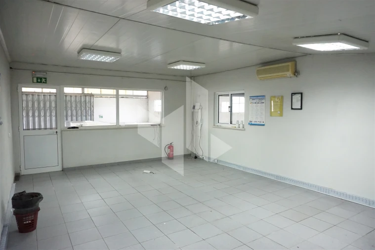 Armazém para Venda em Tondela e Nandufe Foto 12
