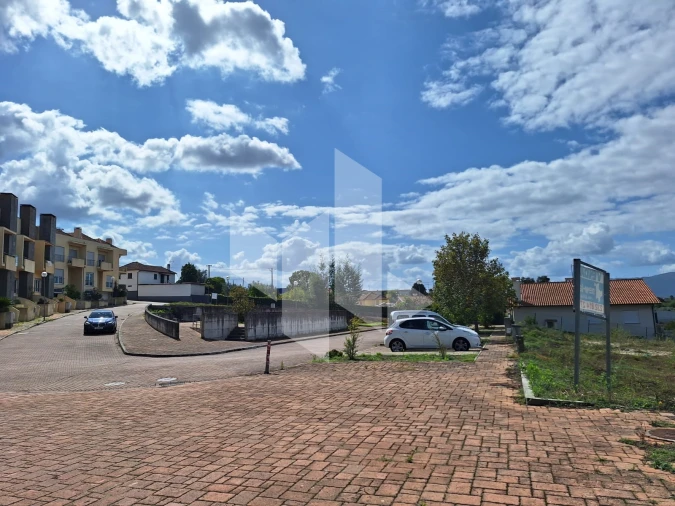 Terreno para Venda em Molelos Foto 2