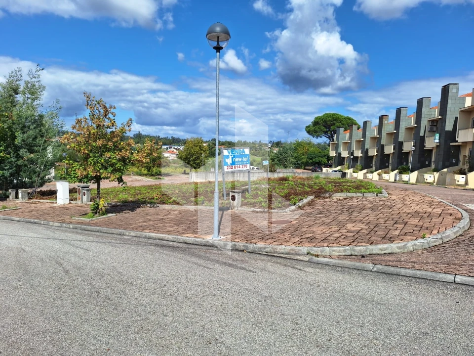 Terreno para Venda em Molelos Foto 1