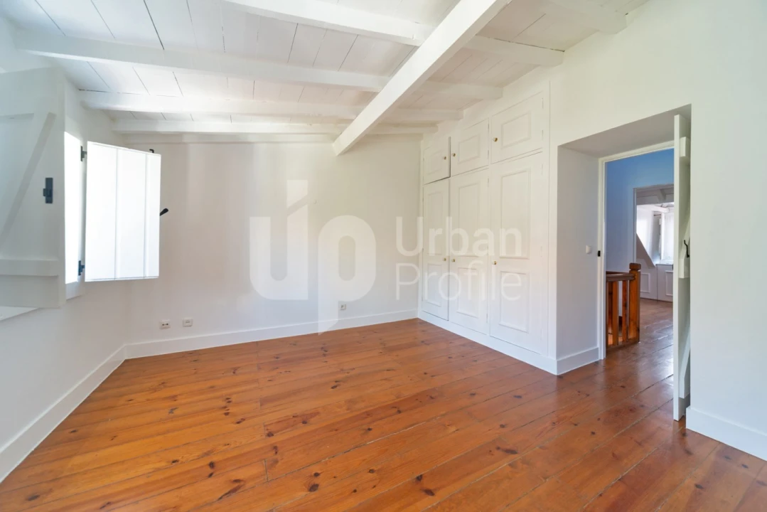 Apartamento T2 para Arrendamento em Misericórdia Foto 7