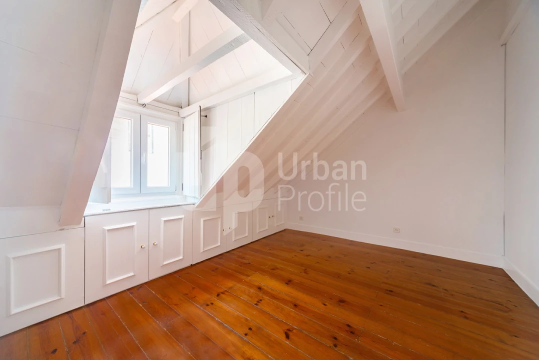 Apartamento T2 para Arrendamento em Misericórdia Foto 11