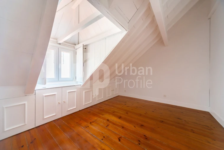 Apartamento T2 para Arrendamento em Misericórdia Foto 11
