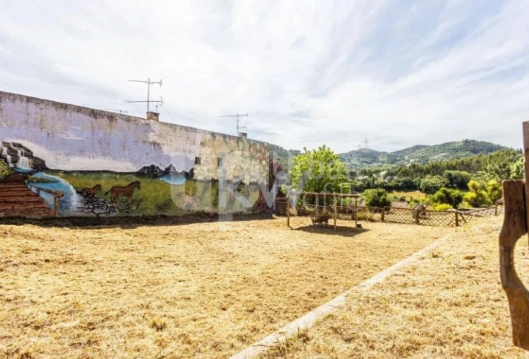 Quinta T4 para Venda em Lousa Foto 13