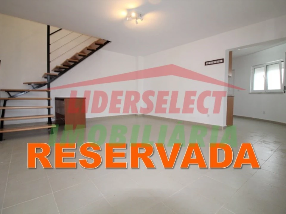 Moradia T2 para Venda em Silveira Foto 1