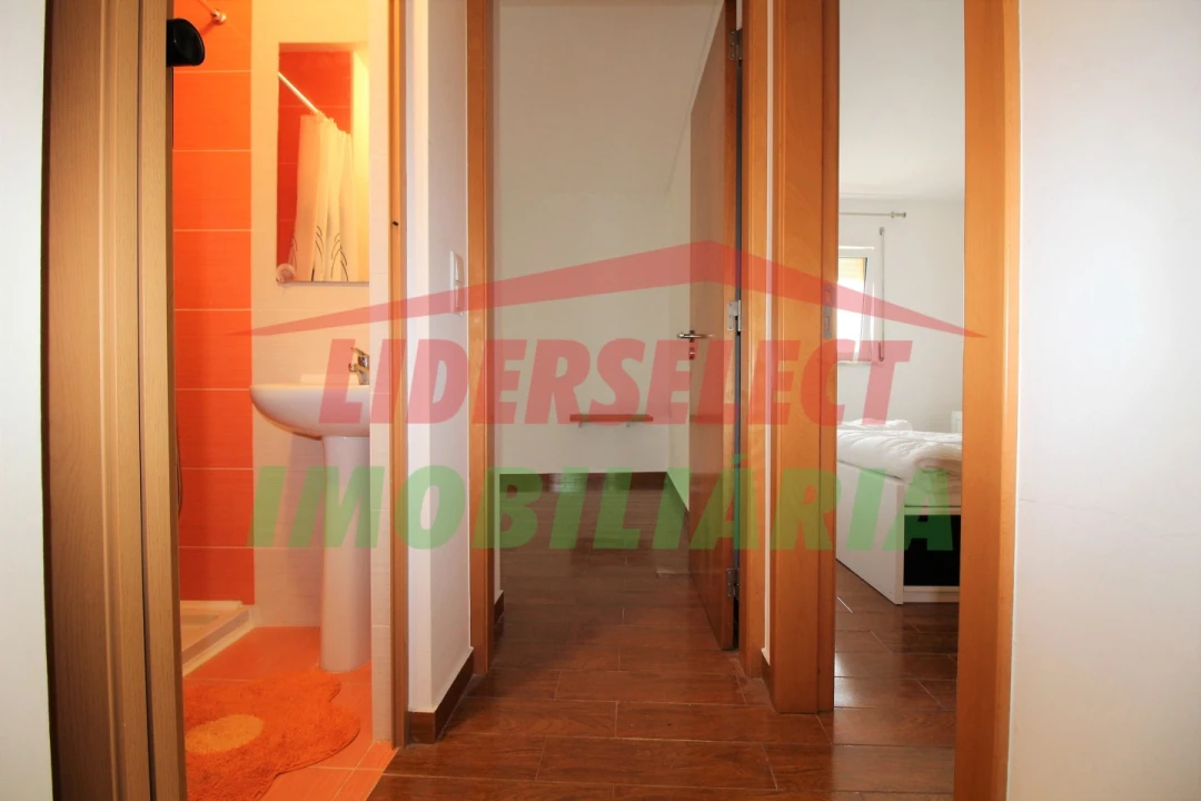 Moradia T2 para Venda em Silveira Foto 6