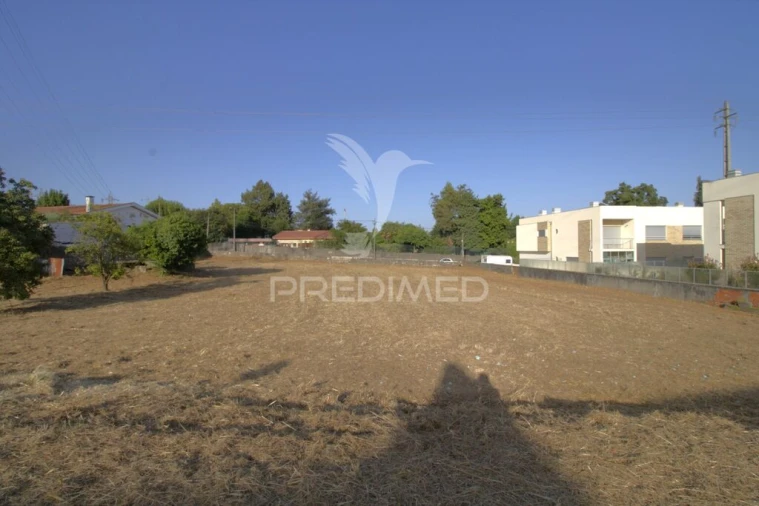 Terreno para Venda em Cidade da Maia Foto 4