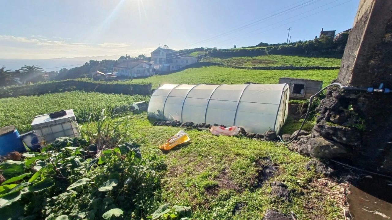 Moradia T2 para Venda em Calheta Foto 7