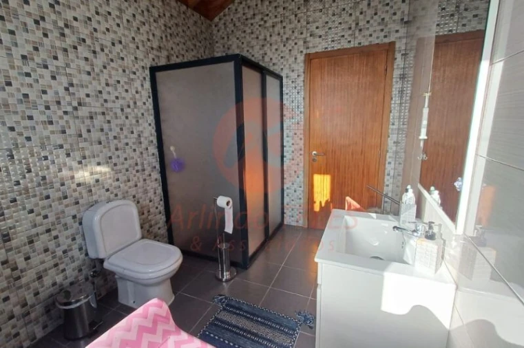 Moradia T2 para Venda em Calheta Foto 23