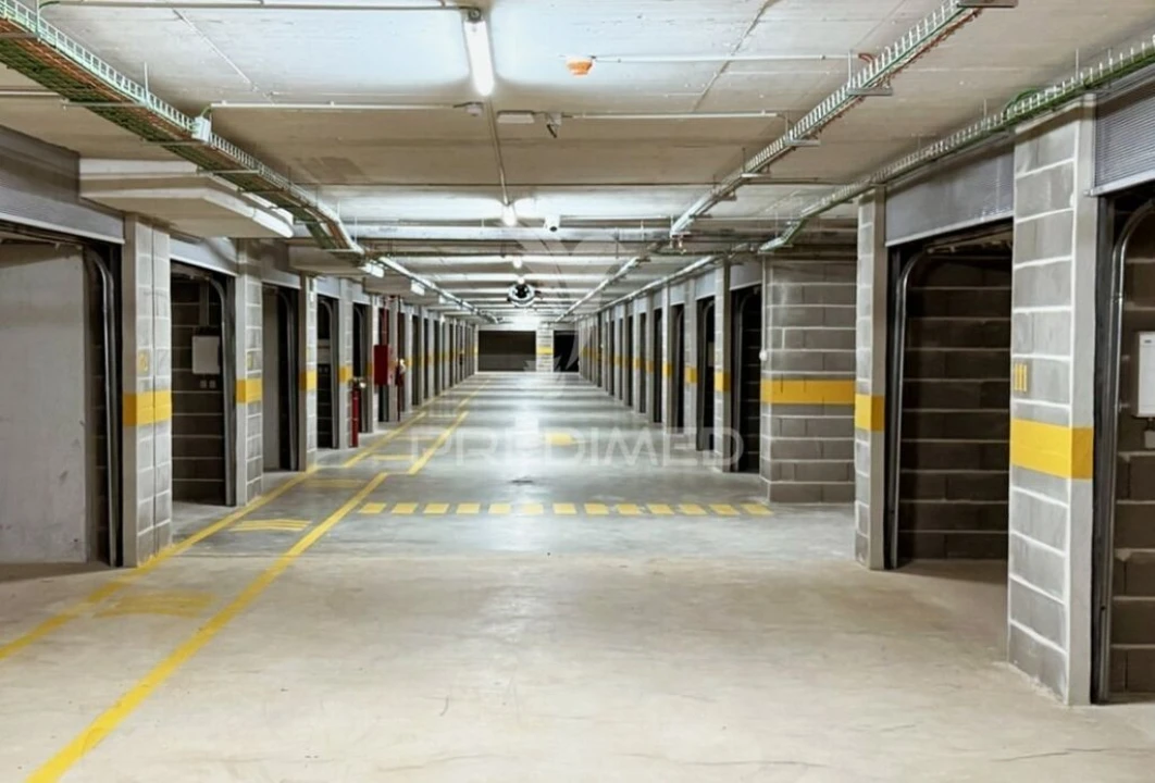 Garagem para Venda em Portimão Foto 7