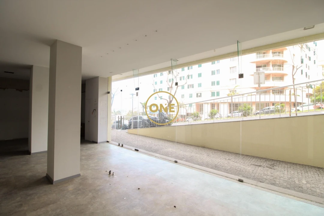 Loja para Arrendamento em São Martinho Foto 5