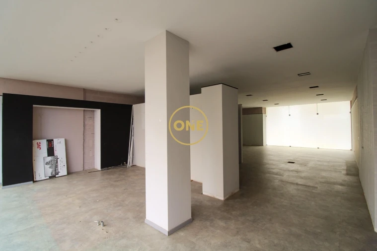 Loja para Arrendamento em São Martinho Foto 3