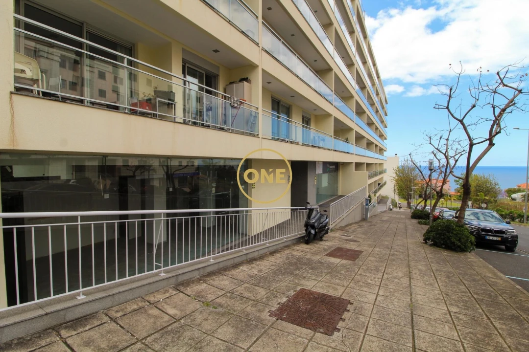 Loja para Arrendamento em São Martinho Foto 2