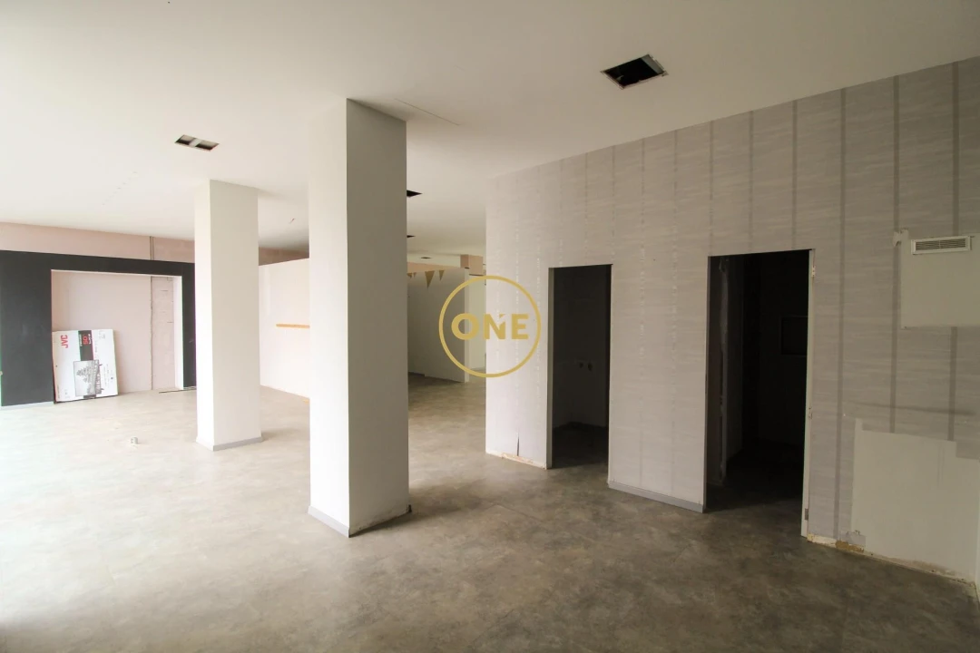 Loja para Arrendamento em São Martinho Foto 4