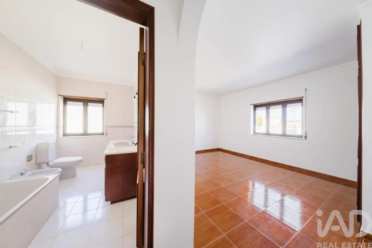 Moradia T6 para Venda em Foz do Arelho Foto 22