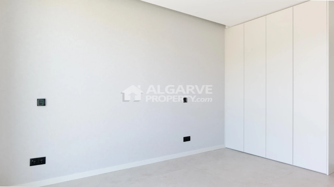 Moradia T4 para Venda em Albufeira e Olhos de Água Foto 23