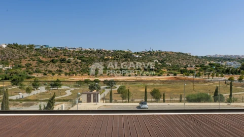 Moradia T4 para Venda em Albufeira e Olhos de Água