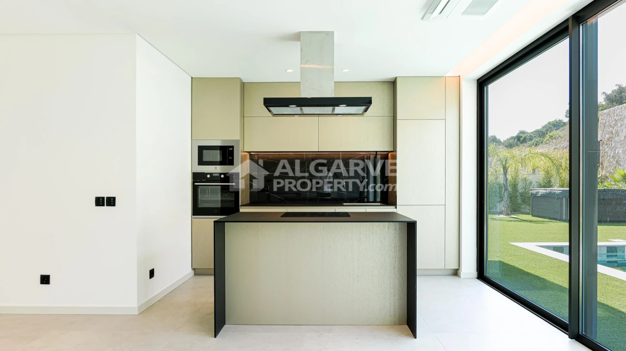 Moradia T4 para Venda em Albufeira e Olhos de Água Foto 16