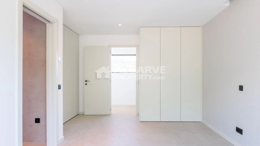Moradia T4 para Venda em Albufeira e Olhos de Água Foto 28