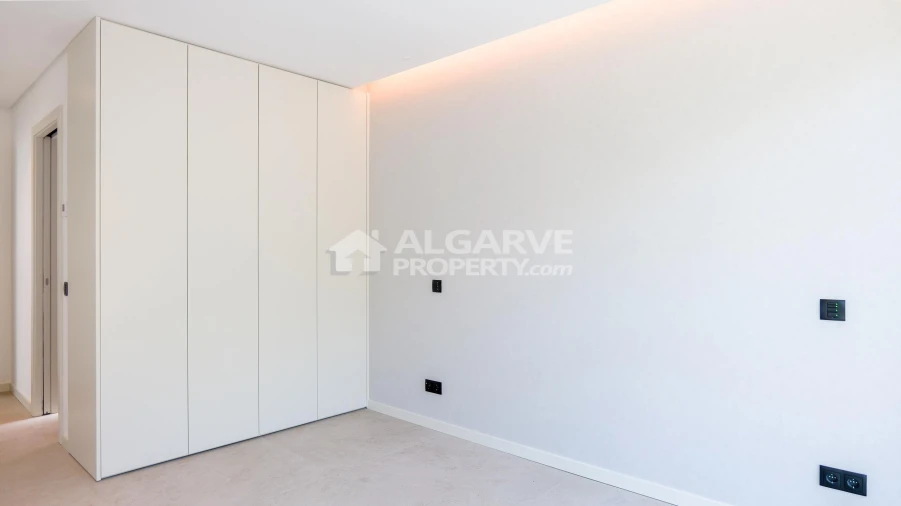 Moradia T4 para Venda em Albufeira e Olhos de Água Foto 32