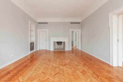 Moradia T6 para Venda em Belém