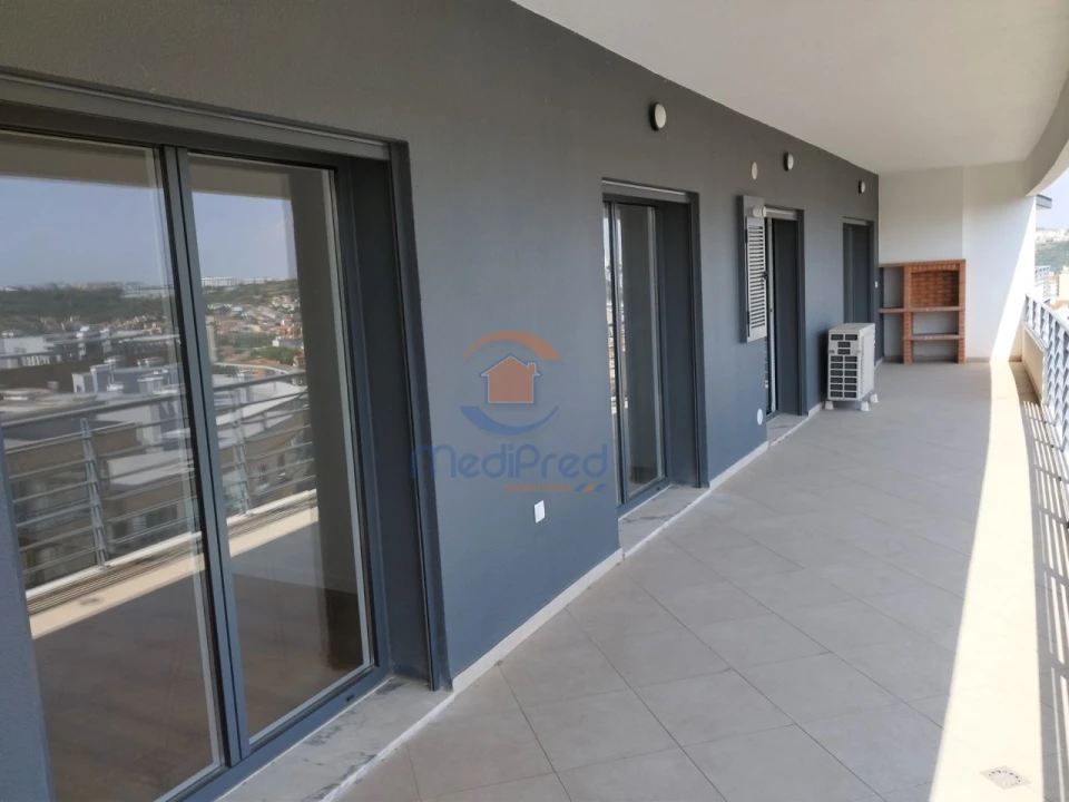 Apartamento T3 para Venda em Odivelas Foto 3