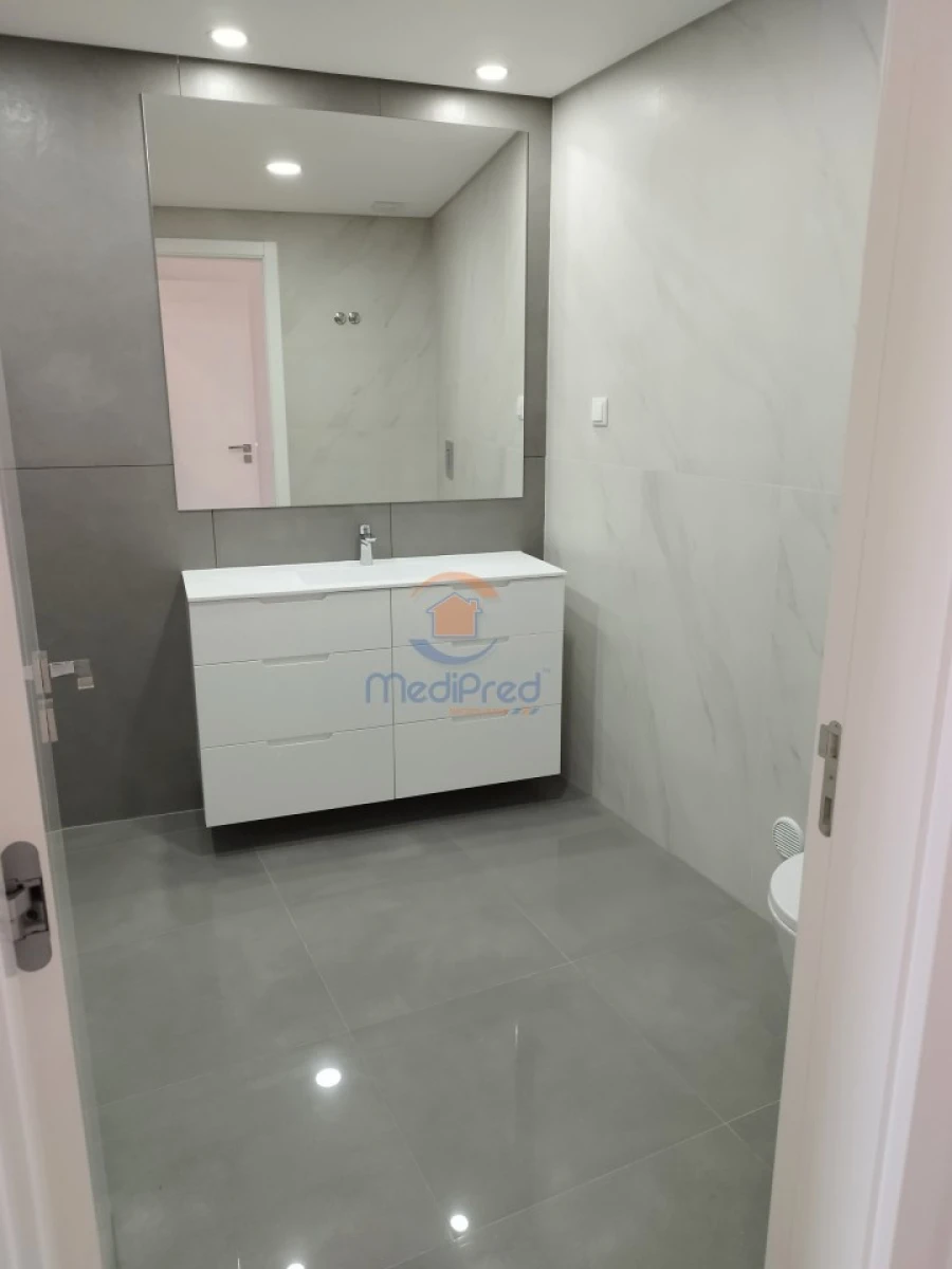 Apartamento T3 para Venda em Odivelas Foto 13