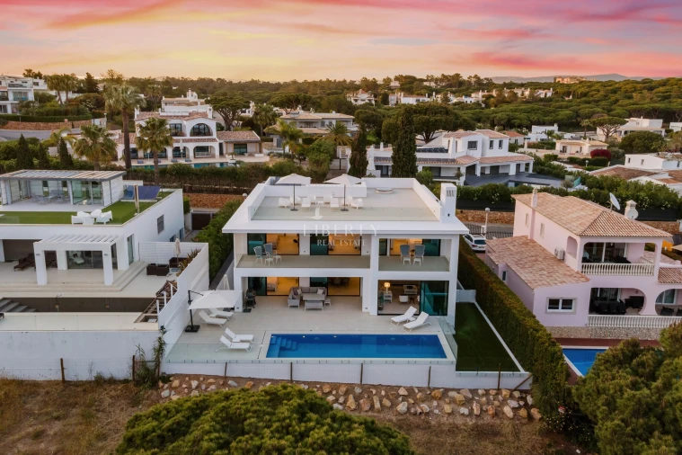 Moradia T5 para Venda em Almancil Planta 33