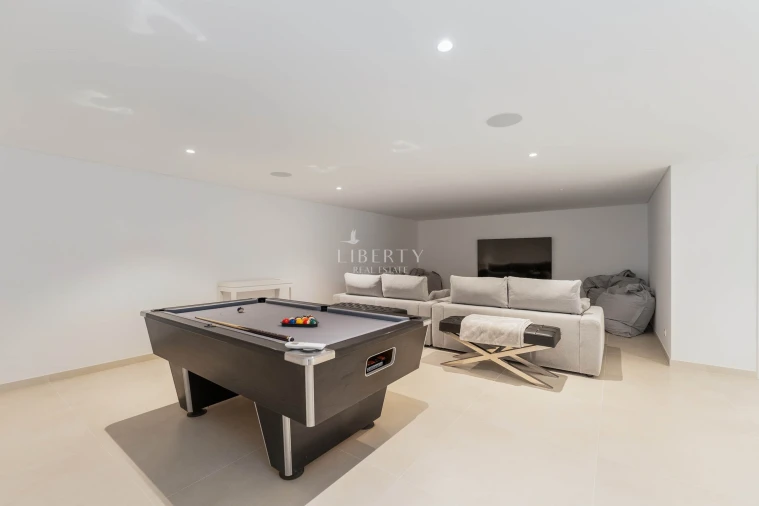 Moradia T5 para Venda em Almancil Planta 28