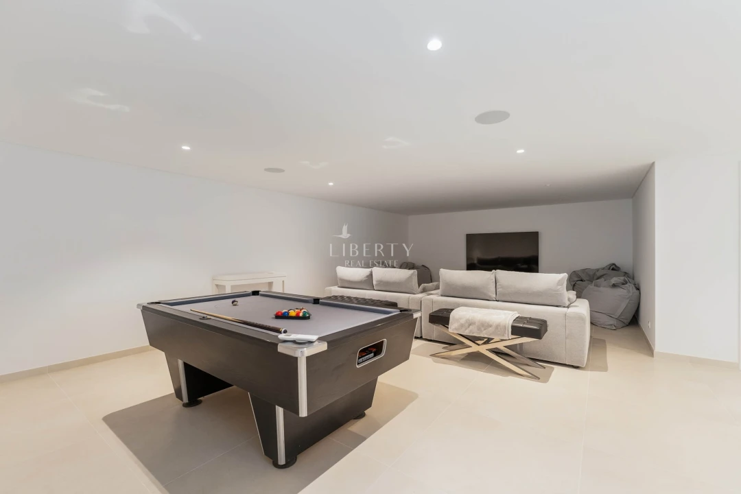 Moradia T5 para Venda em Almancil Planta 28