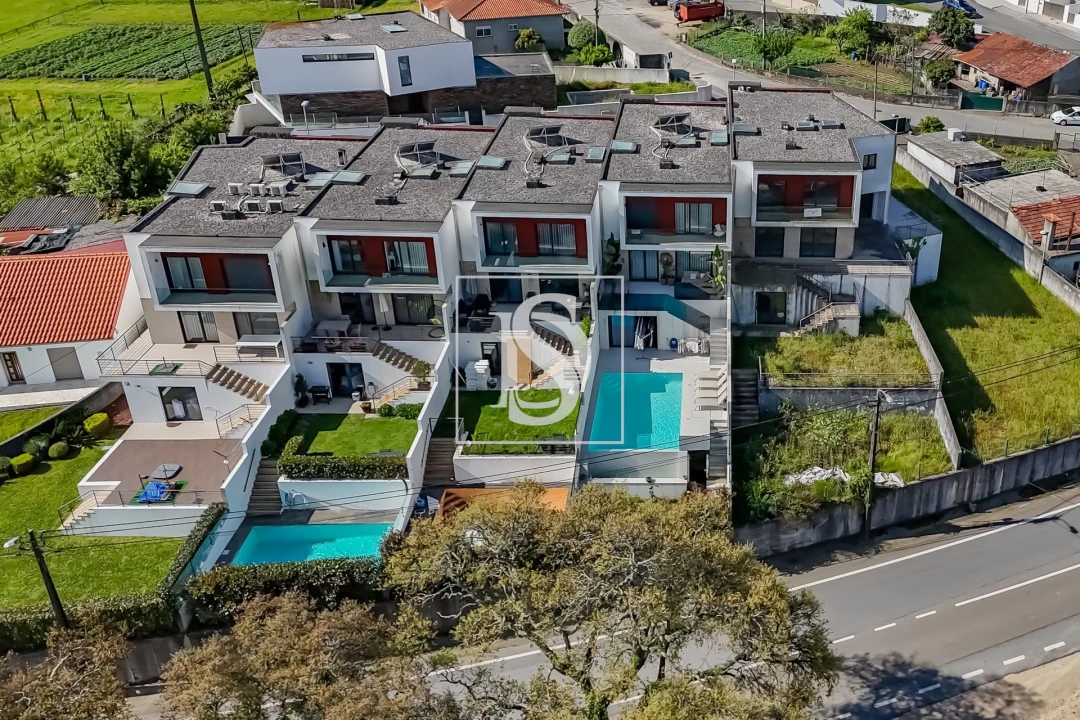 Moradia T4 para Venda em Abade de Neiva Foto 38